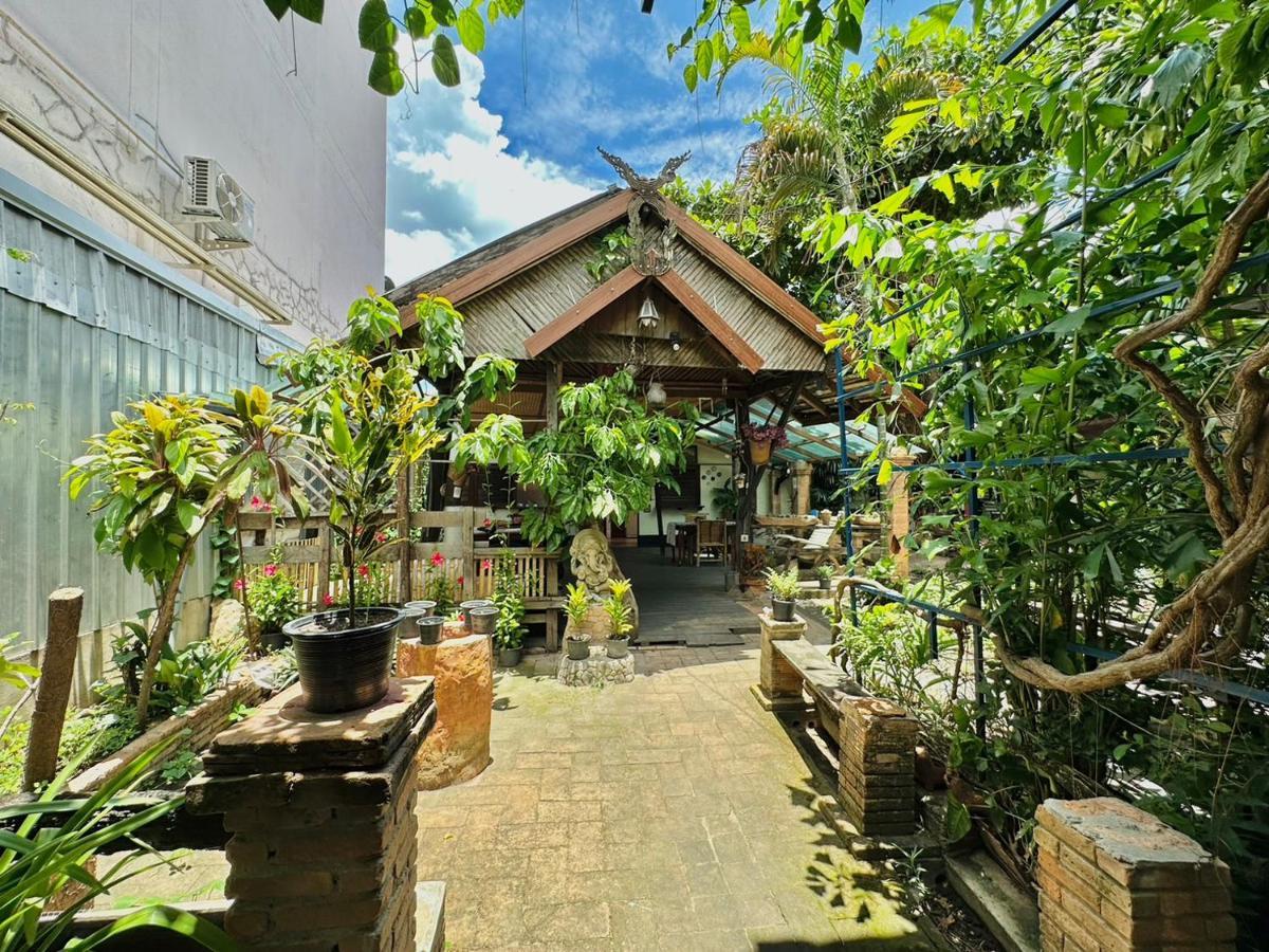 Cozy Nest Cnx Hostel Τσιάνγκ Μάι Εξωτερικό φωτογραφία