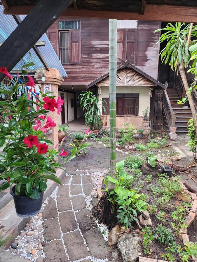 Cozy Nest Cnx Hostel Τσιάνγκ Μάι Εξωτερικό φωτογραφία